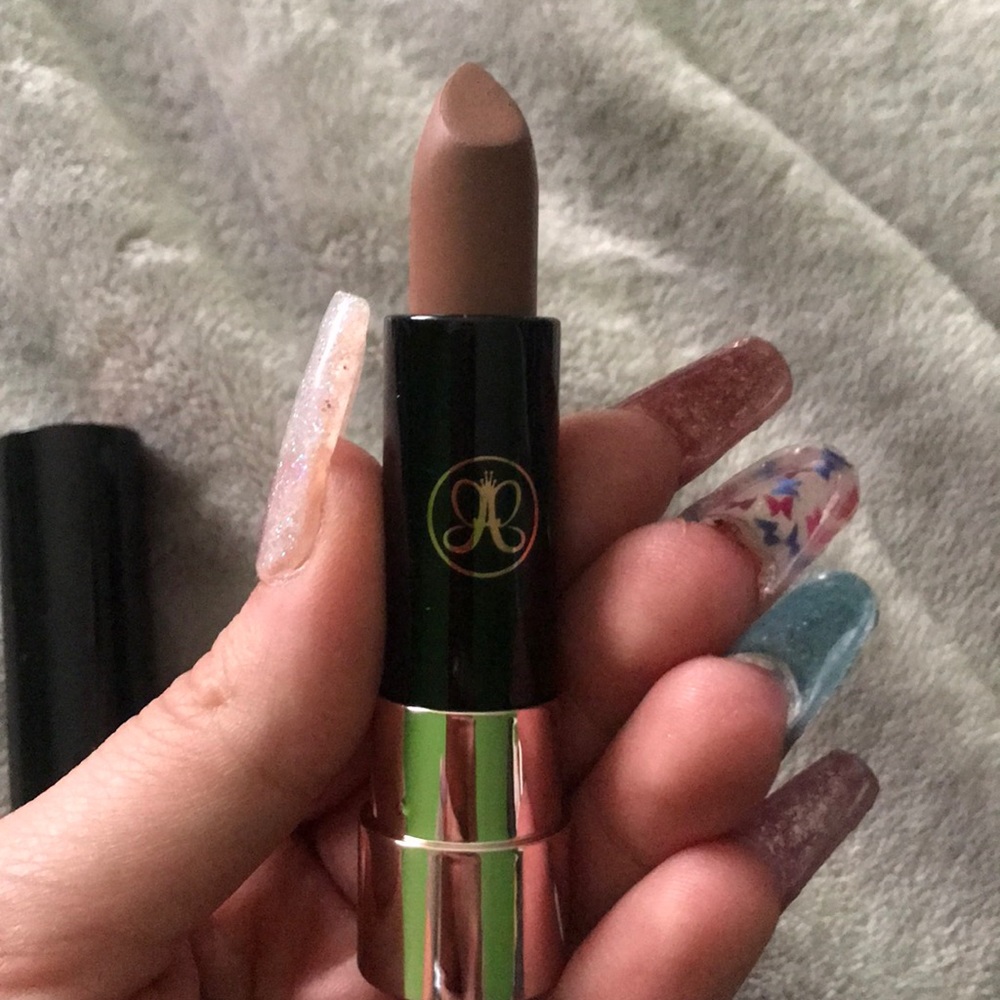 Matte lipstick